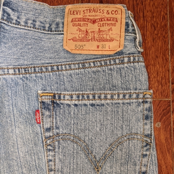 🤠Vintage 505 levis denim shorts🤠 - Picture 2 of 6